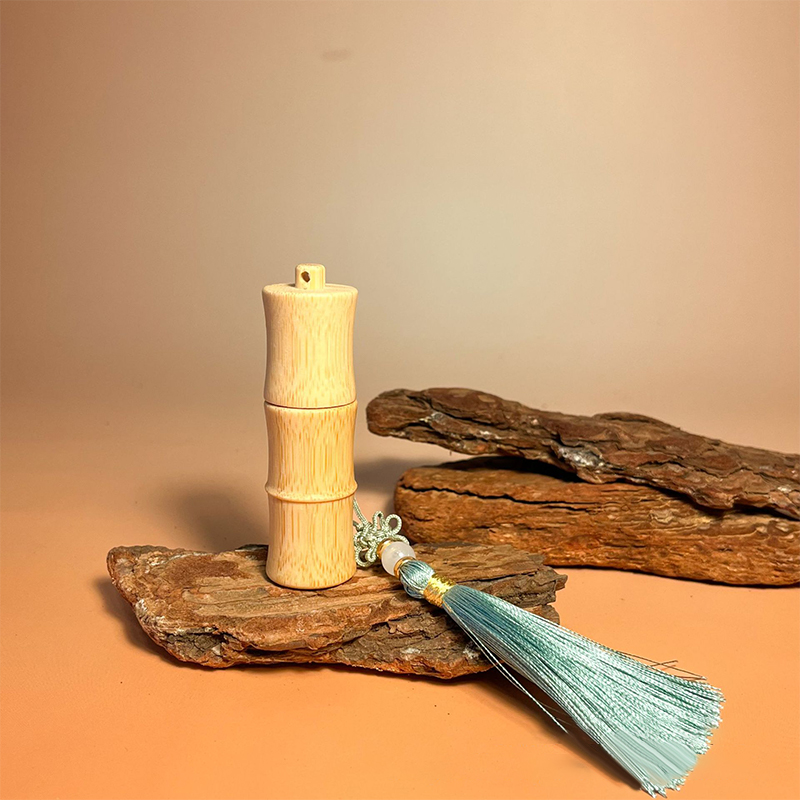 Miljøvennlig bambus rull-på flaske med dusker tomt rør stålrullekule påfyllbar flaske gjør-det-selv parfyme lipgloss beholder