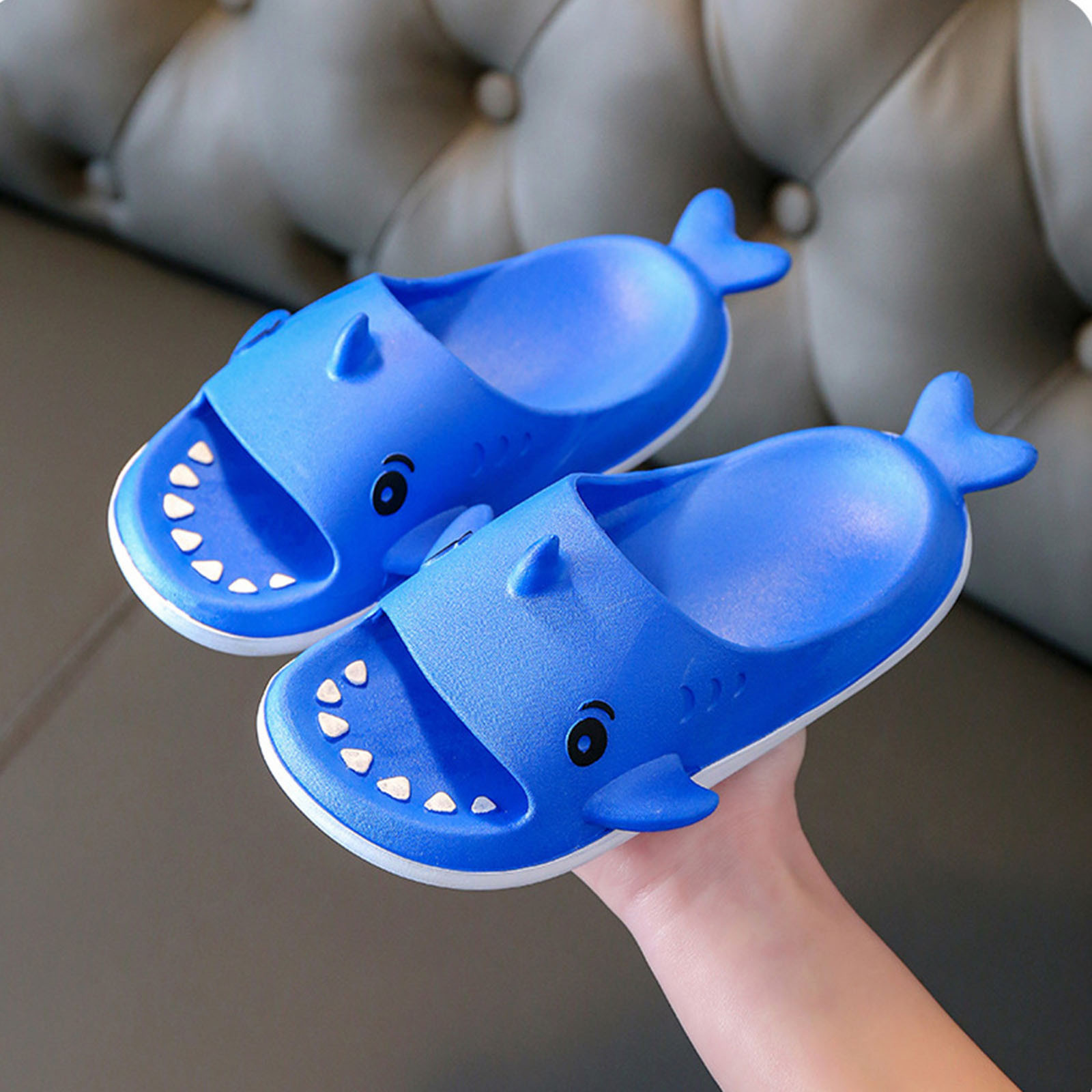 Kids Slippers For Boys Girls Cartoon Shark Shoes 1-6 Years Slippers For Home Summer Non-Slip Bath Home Bathroom Beach Shoes