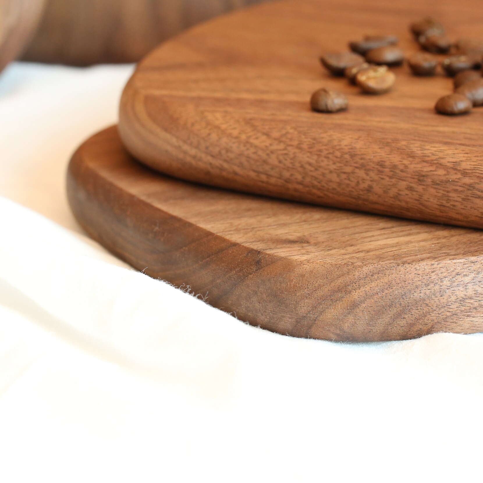 Japanese-style black walnut shaped breadboard, solid wood chopping board, chopping board, chopping board, kitchen utensils