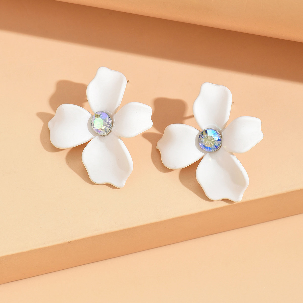 Pendientes coreanos rosas con forma de flor pequeña para mujer, aretes llamativos frescos y dulces, joyería de 2023: cromo negro