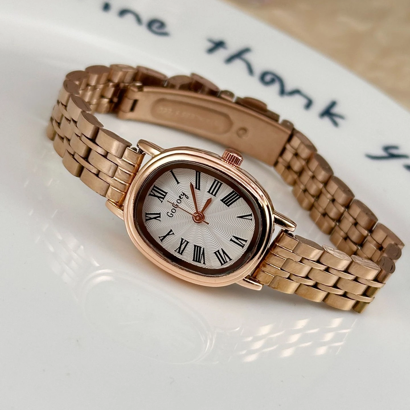 Versatile Oval Dial Women Quartz Watch Roman Scale Gold Steel Strap Wristwatch Reloj Mujer