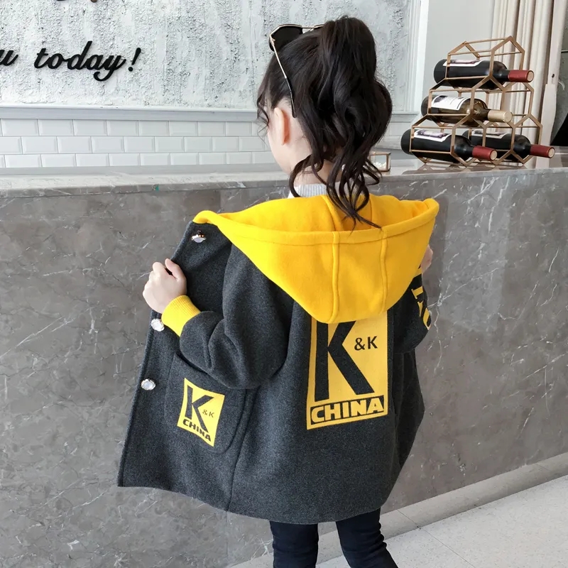 Giacca invernale in lana e misto per ragazze nuova versione coreana cappotto addensato moda abbigliamento per bambini Slim Casual con cappuccio di media lunghezza