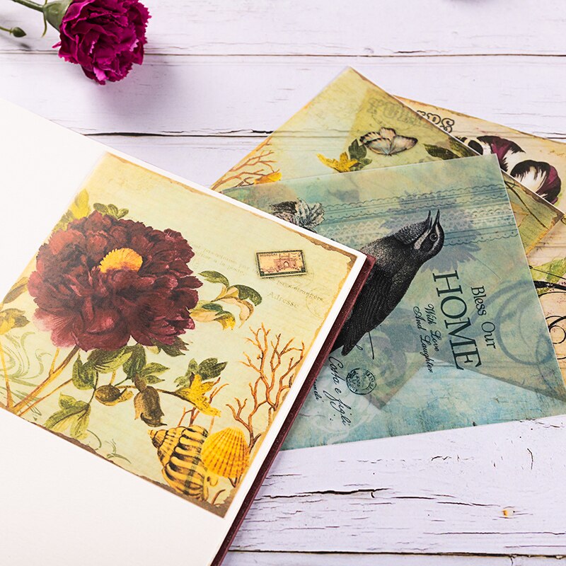 Set van 8 vintage vogelletters en vlindervellumpapier voor scrapbooking, kaarten maken en een junkjournalproject.