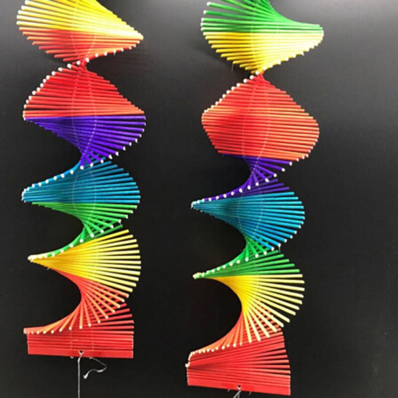 Met De Hand Getekende Kleurrijke Spiralen In Kinderen Doedelstijl Geïsoleerd Op Witte Eenvoudige Illustratie Kleurenpotloden Voor Image254557486
