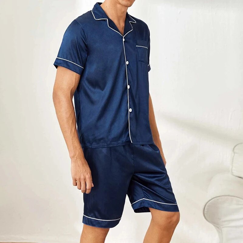 Neues Herren Satin- Schlafanzug einstellen für Sommer lässig Pijama Taste Nieder Tasche Kurzarmhemd mit kurze Hose Salon tragen Nachtwäsche einstellen