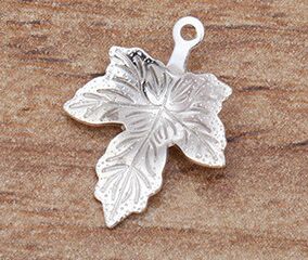 20pcs/lot 12*15mm Maple Leaf Charms For DIY Hair Jewelry Earrings Leaves Pendants Jewelry Making Accessories Parts 030: silver plated