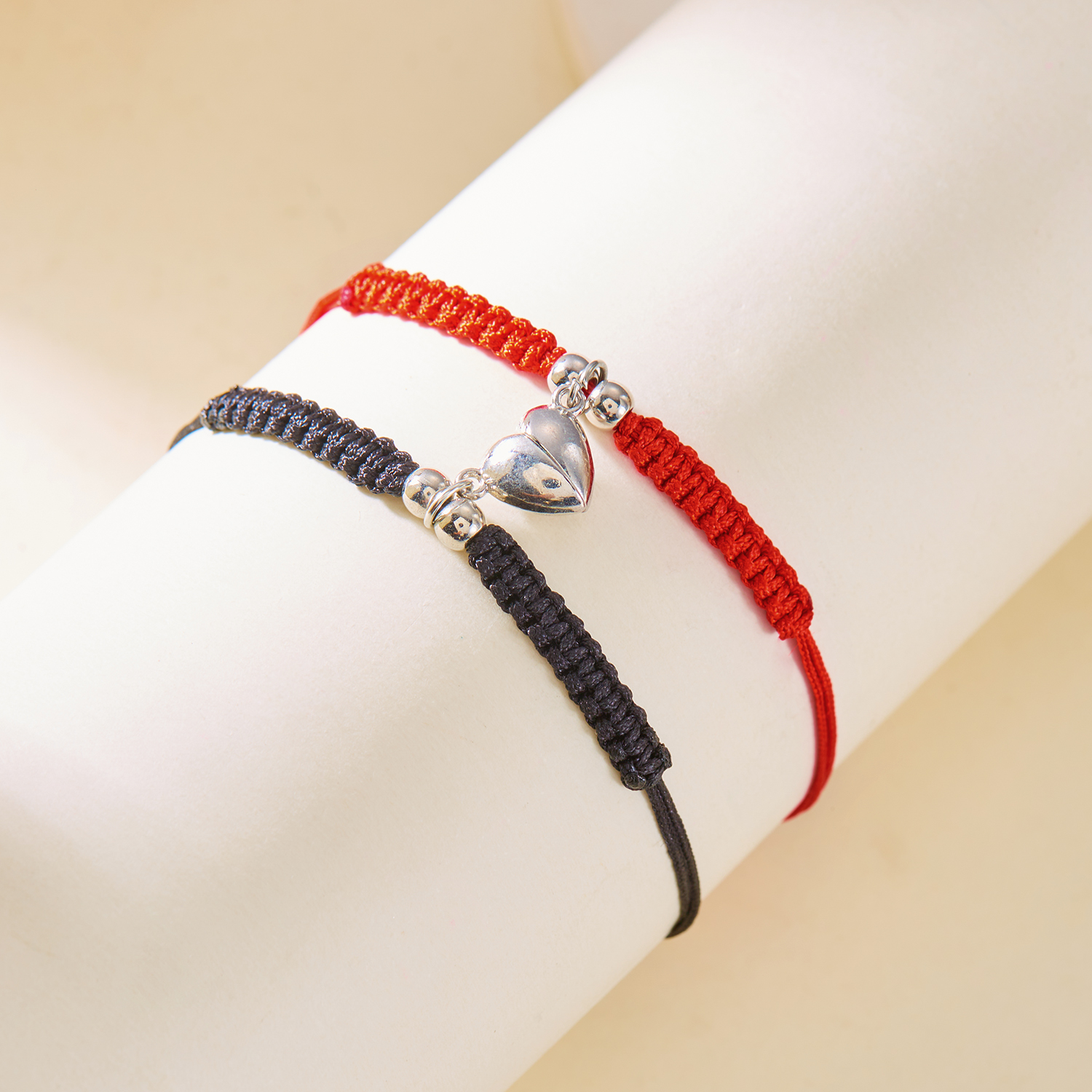 2 uds pulsera trenzada de cuerda roja Simple de la suerte para mujeres y hombres corazón romántico pareja magnética pulseras a juego joyería de amistad