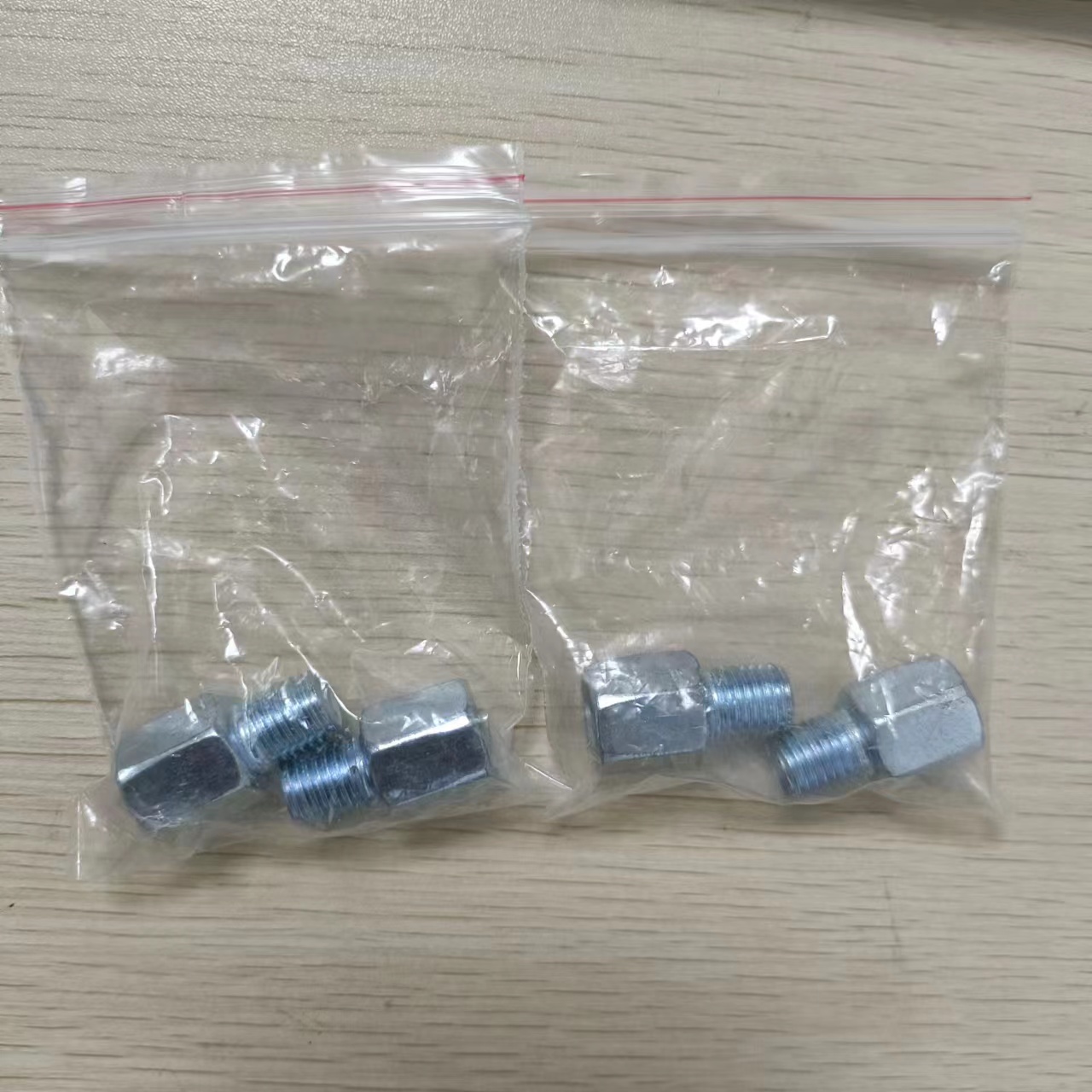 1 par de tornillos adaptadores para espejo retrovisor de motocicleta, Scooter, ATV, bicicleta, convertir de 10mm a 8mm o 8mm a 10mm en el sentido de las agujas del reloj: Lavanda