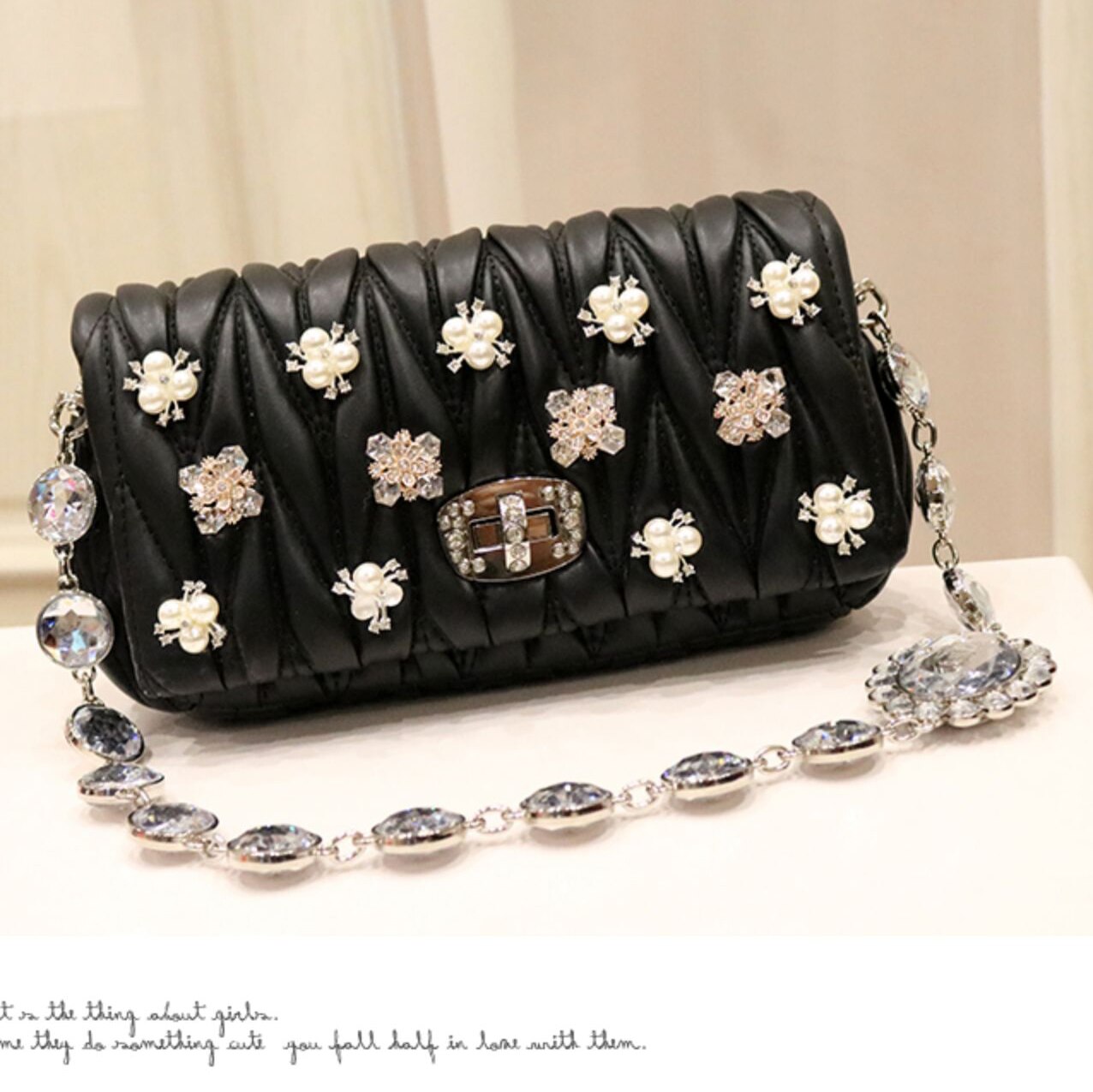 Kvinners kveldsveske high-end pu lær clutch veske diamant krystall perle studded crossbody skulderveske myk berøring: Svart