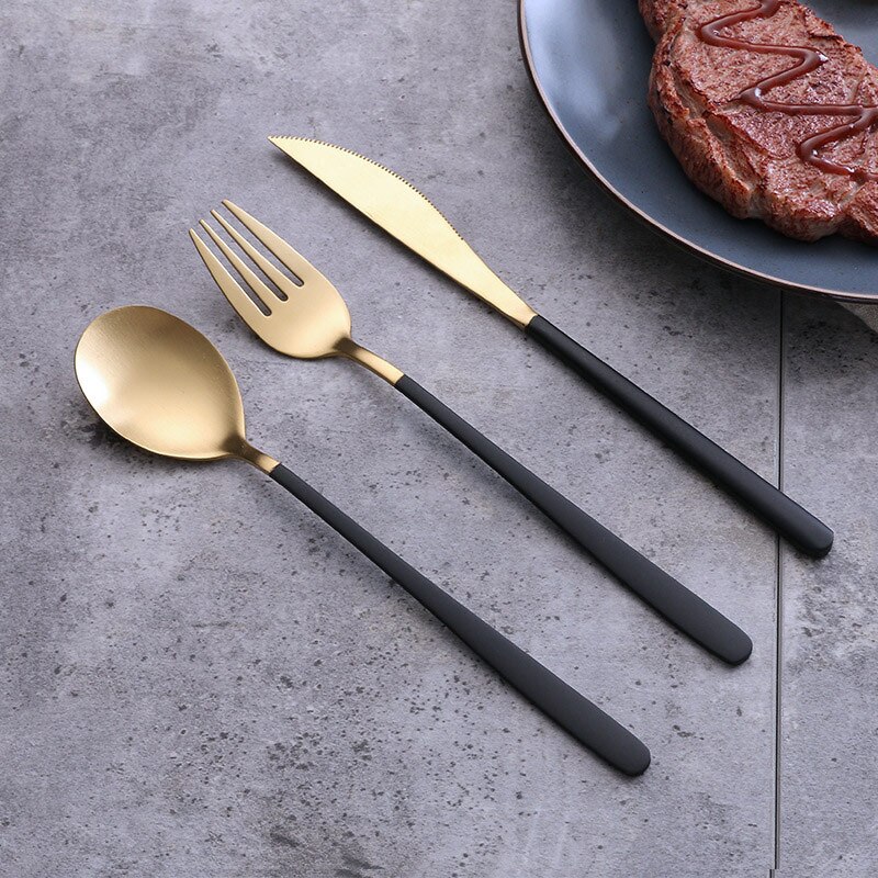 Couverts occidentaux en acier inoxydable vaisselle cuillère fourchette couteau pour Spaghetti Steak salade nourriture photographie tir ornement accessoires: Gold Black 3pcs