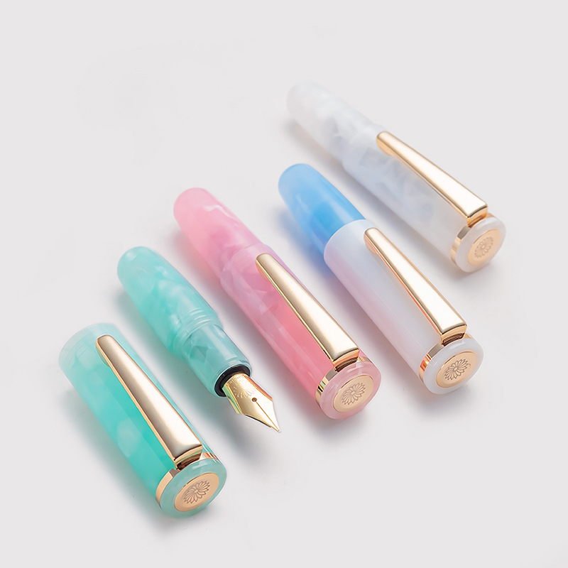 Mini pluma estilográfica, pequeña y Linda, se puede llenar con tinta para escribir.