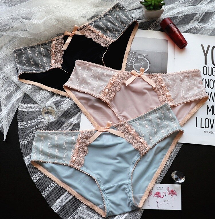 Bragas de encaje bordado Retro japonés para mujer, ropa interior bonita de talla grande, cintura baja, caderas, seda de hielo, transpirable