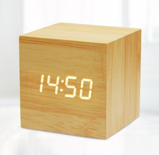 Digitale Thermometer Houten Wekker Alarm Datum Bureauklok Tafel USB Opladen Korte Voice-activated Elektronische Home Decor: yellow white