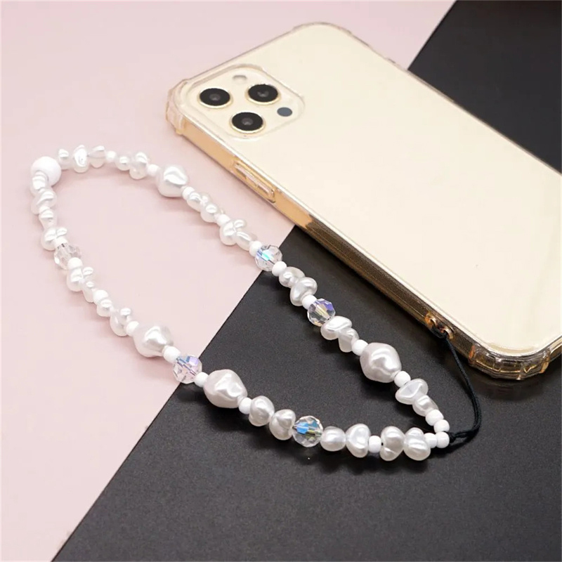 Y2k Luxury Pearl Love Heart Short Hand Wrist Lanyard Simplicity Short Phone Strap For Cell Phone Earphones Backpack Camera Chain
