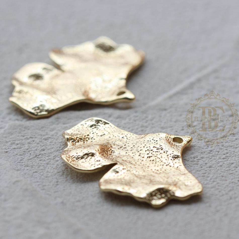 Ciondolo foglia di Ginkgo in ottone massiccio placcato premio uno pezzo-29x22mm (4713C): Marrone