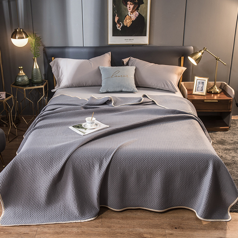 Washable Cool Silk Summer Quilt Pure Color Sleeping Thin Comforter Adult Children Air Conditioner Quilts: 150cmx200cm / gray