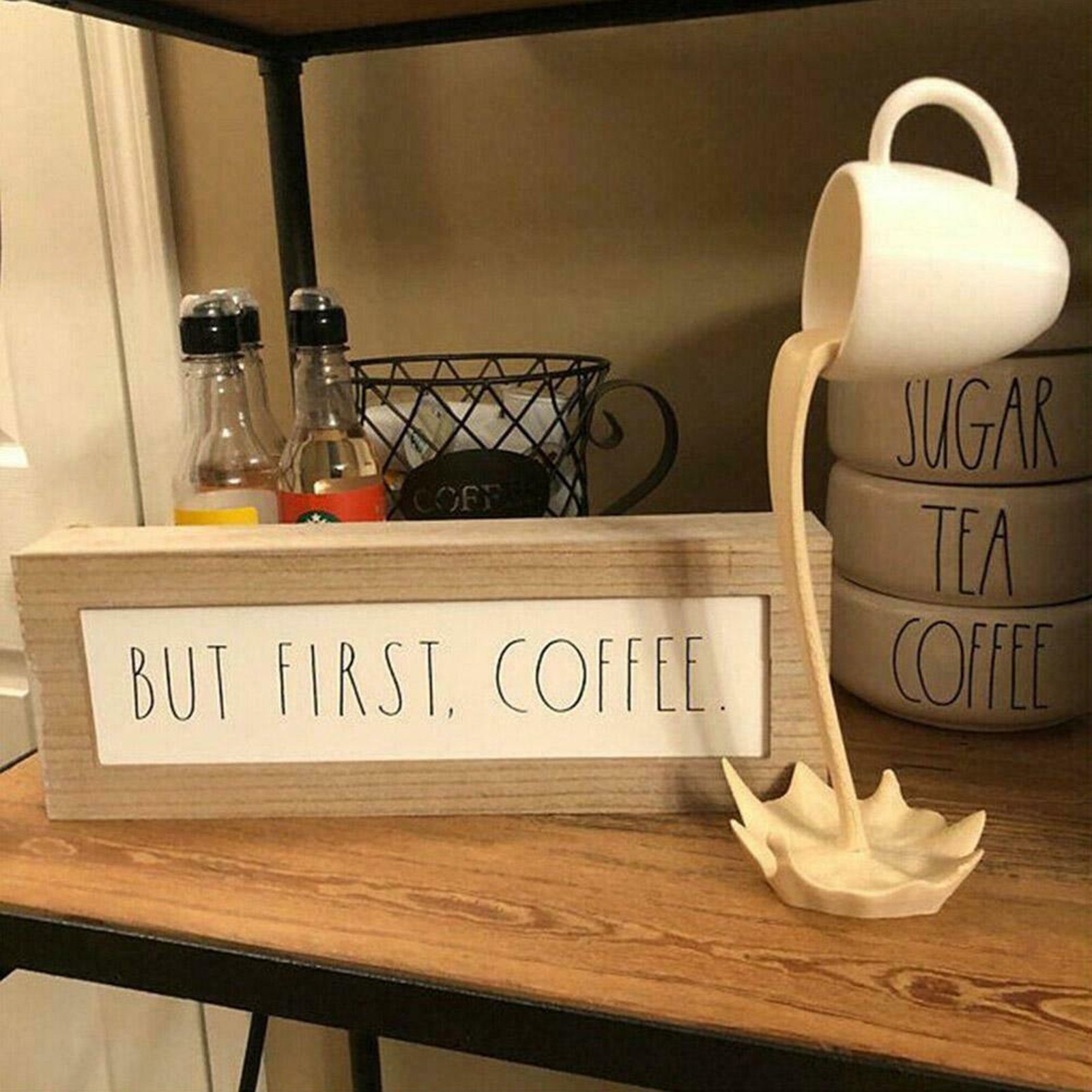 Floating Coffee Cup Mug Sculpture Kitchen Decor Pouring Spilling Splash Coffee Mug Tazas Mug Home Decoration