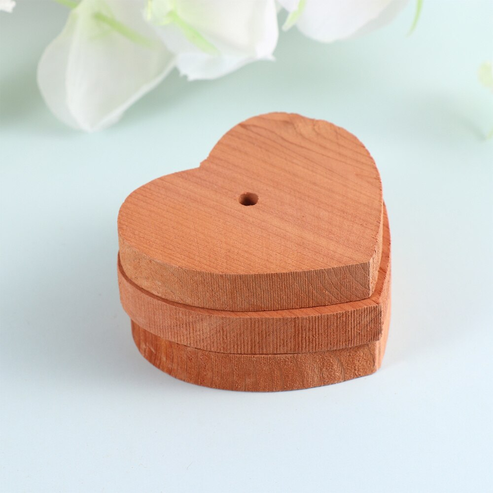 10pcs Cedar Wood Chips Heart Shape Cedar Wood Slices Mothproof Wardrobe Cedar Wood Chip