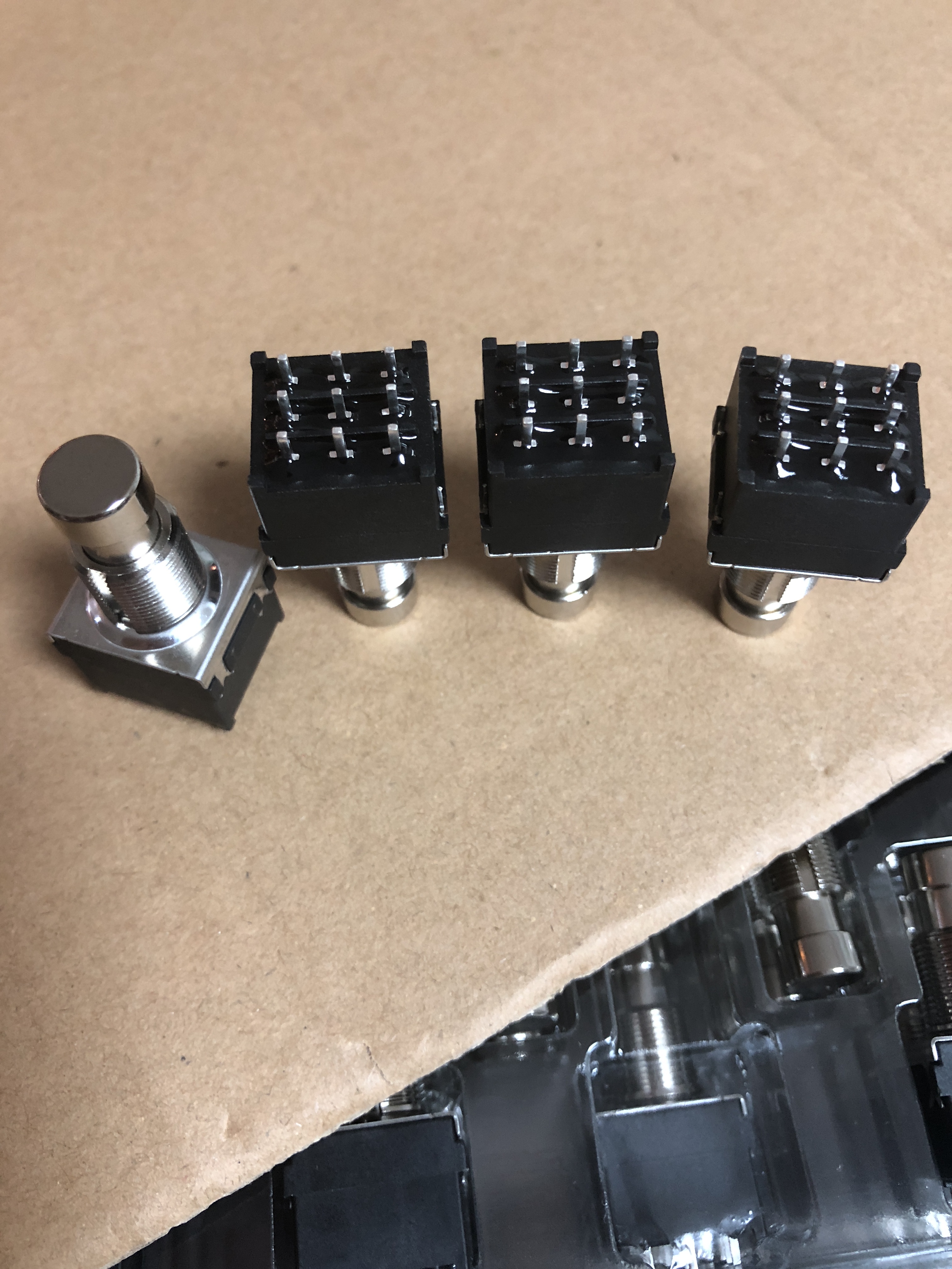 10 pieces 3PDT FootSwitch 9pin Guitar Stomp Pedal Switch