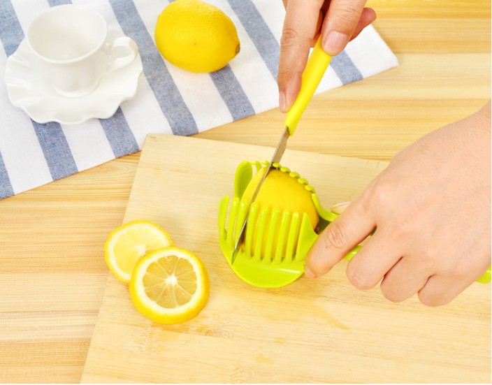 1PC Tomato Slicer Plastic Fruits Cutter Tool Perfect Slicer Tomato Potato Onion Shreadders Slicer Lemon Cutting Holder KX 023