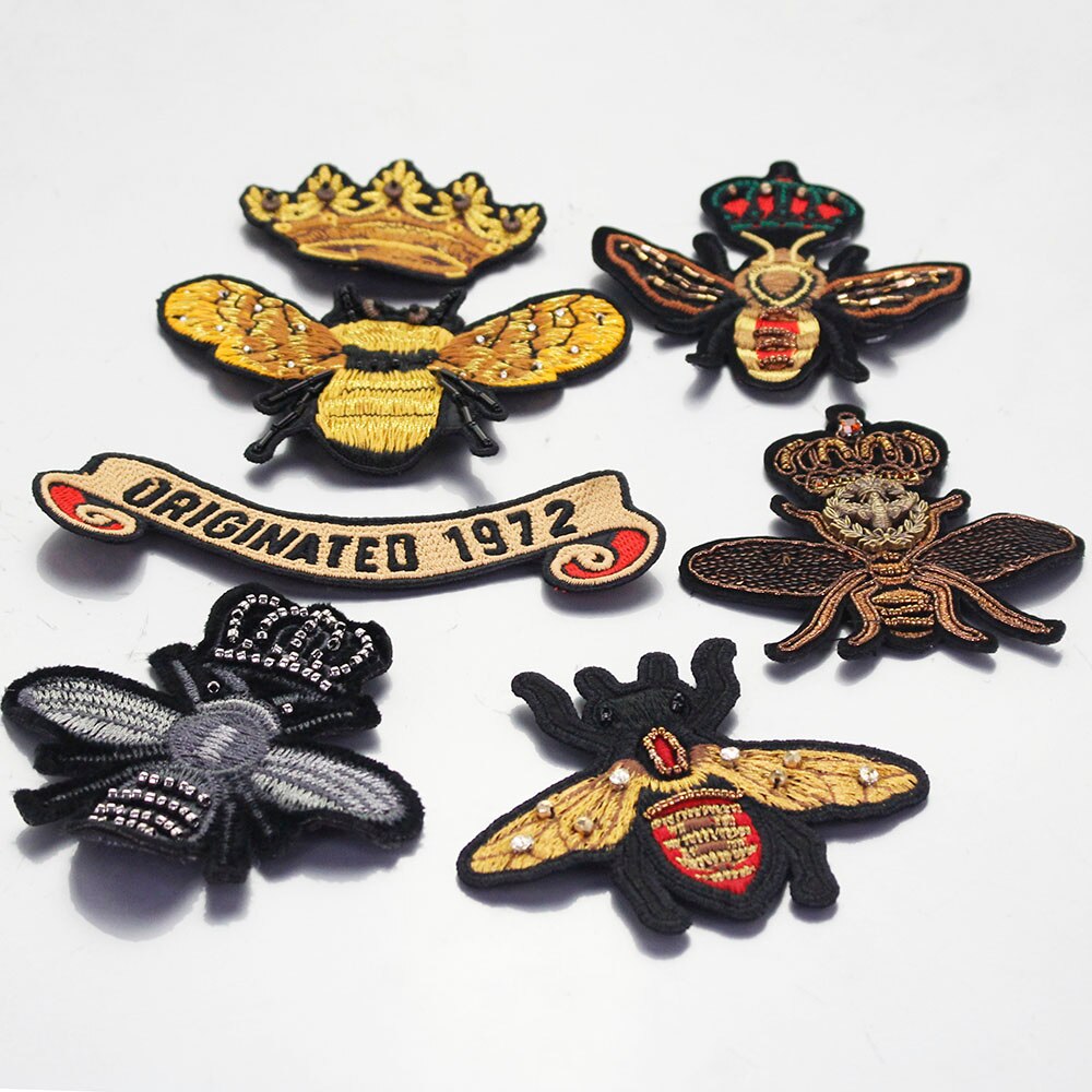 Nieuw! Borduren Kralen Bee Applique Naaien Patch Voor Tassen Schoenen Badge Diy Kleding Versierd B326