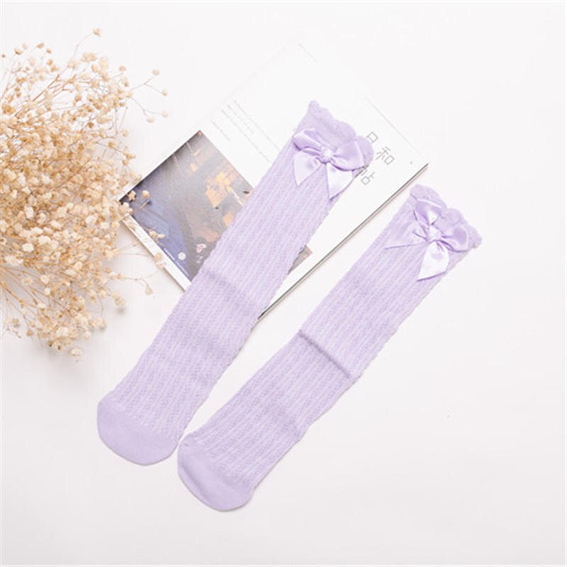 Babymeisjessokken meias infantil knie schattige baby lange slofjes kinderen gestreepte sokken kinderen kniehoog met strikken prinsessensokken: Paars