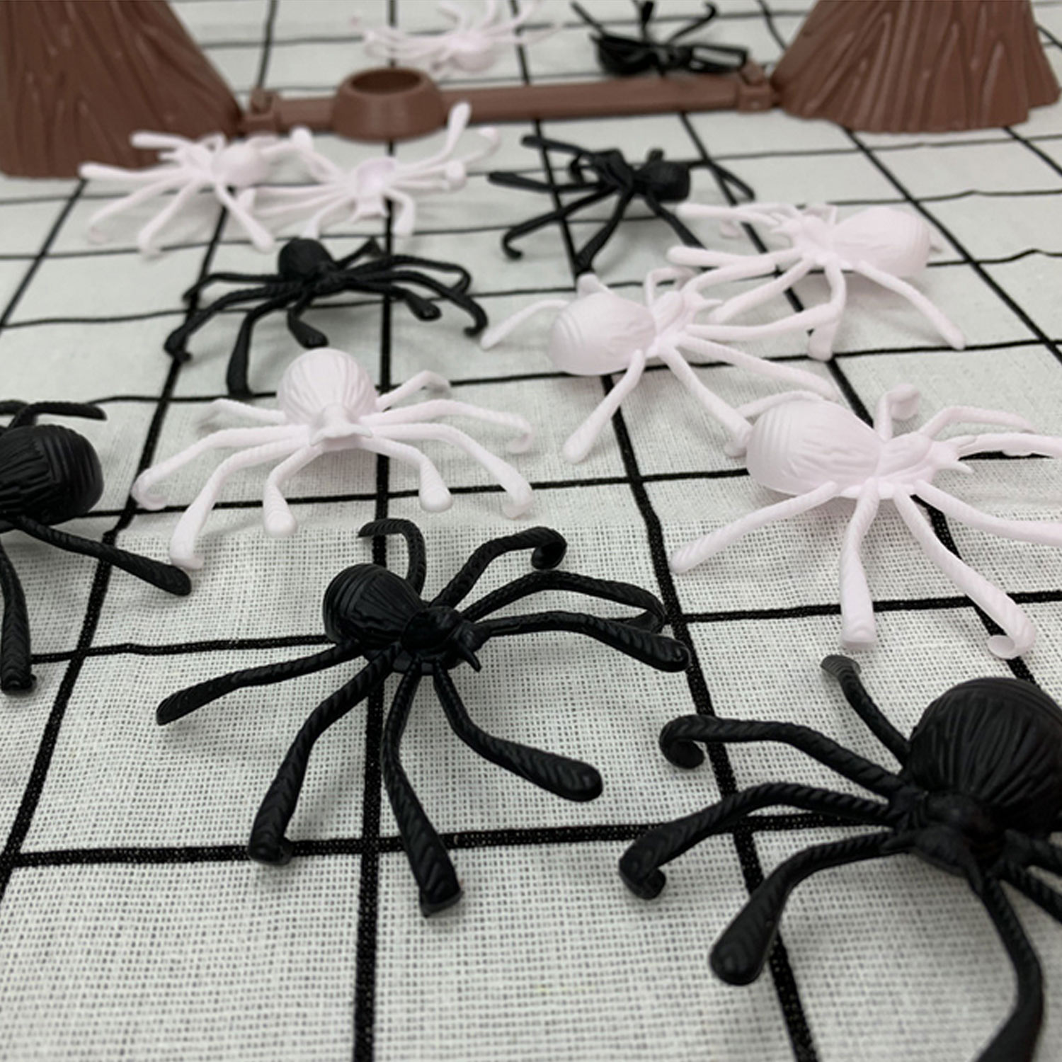 Besegad Halloween Party Game Toys Hang Spider on The Web Game Including Spiderweb and 16pcs Spiders for Halloween Party Favors