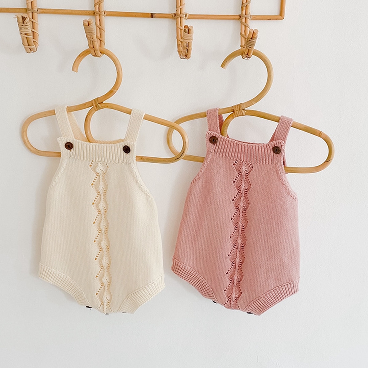 Roupa do macacão da menina do menino da criança, pijamas de uma peça sem mangas do fechamento da pressão da correia da cor sólida por 0-2 anos