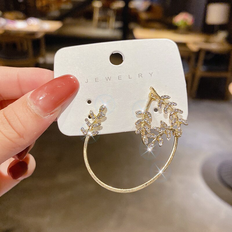 Koreaanse Trendy Bladeren Oorhaak Vrouwen Eenvoud Rond Oor Bone Sieraden Vrouwelijke Mode Oorbel Jassen Delicate Zirkoon Oorbellen: Gold