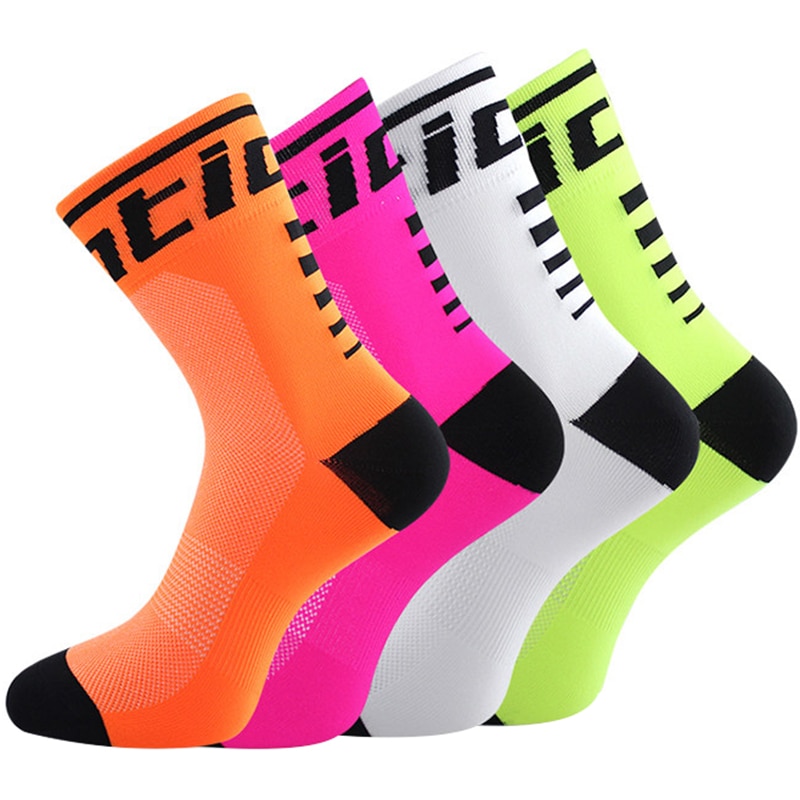 Santic 4Pcs Men Women Cycling Socks Bike Bicycle Socks Breathable Anti-sweat Outdoor Sports Ciclismo Socks 4Pcs