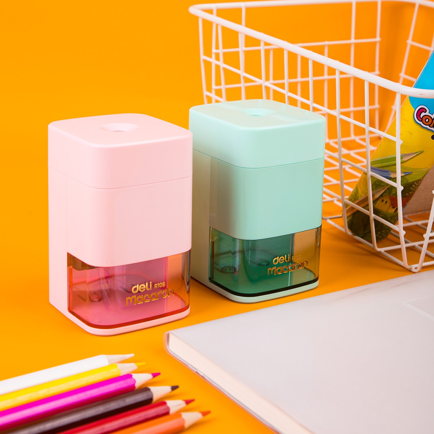 Deli Rotary Pencil Sharpener For Graphite Pencil Pink Green For Office and Student ER10604