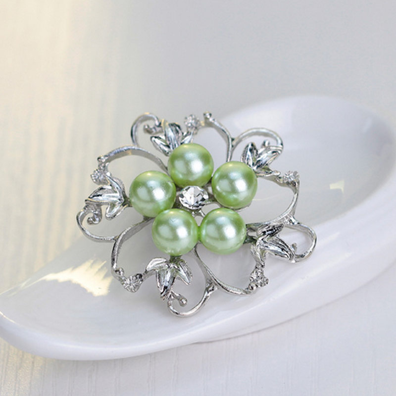 Women Simulated Pearl Rhinestone Brooch Pin Clip Pin Crystal Hollow Flower Brooches Jewelry AIC88