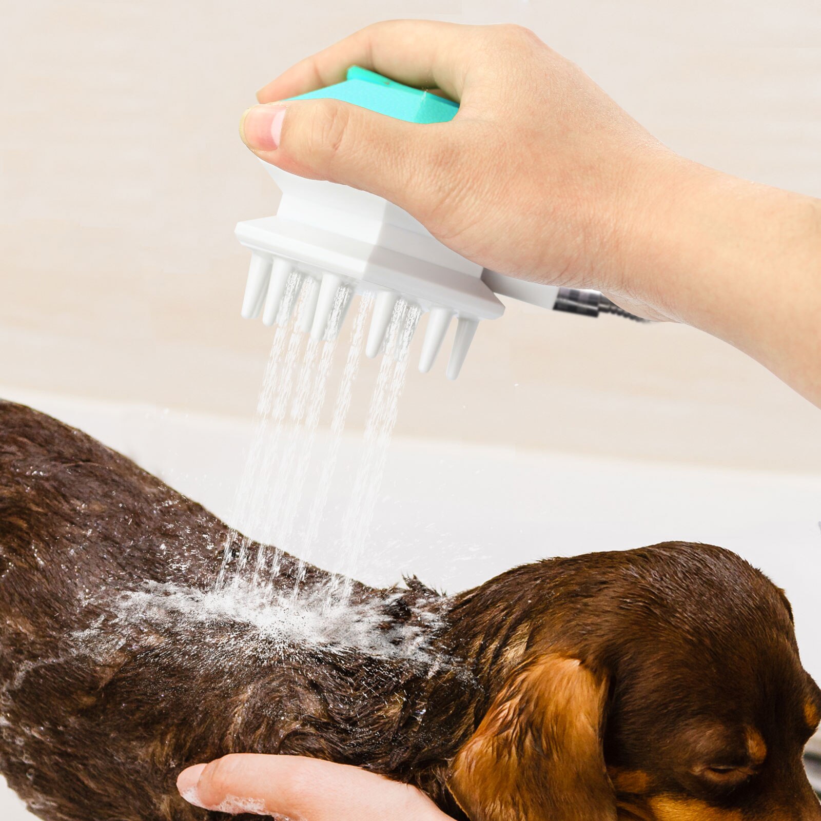 Brosse de bain 3 en 1 pour chien, pommeau de douche, pulvérisateur, distributeur de shampoing et de Gel douche, accessoire de toilettage pour chiens et chats