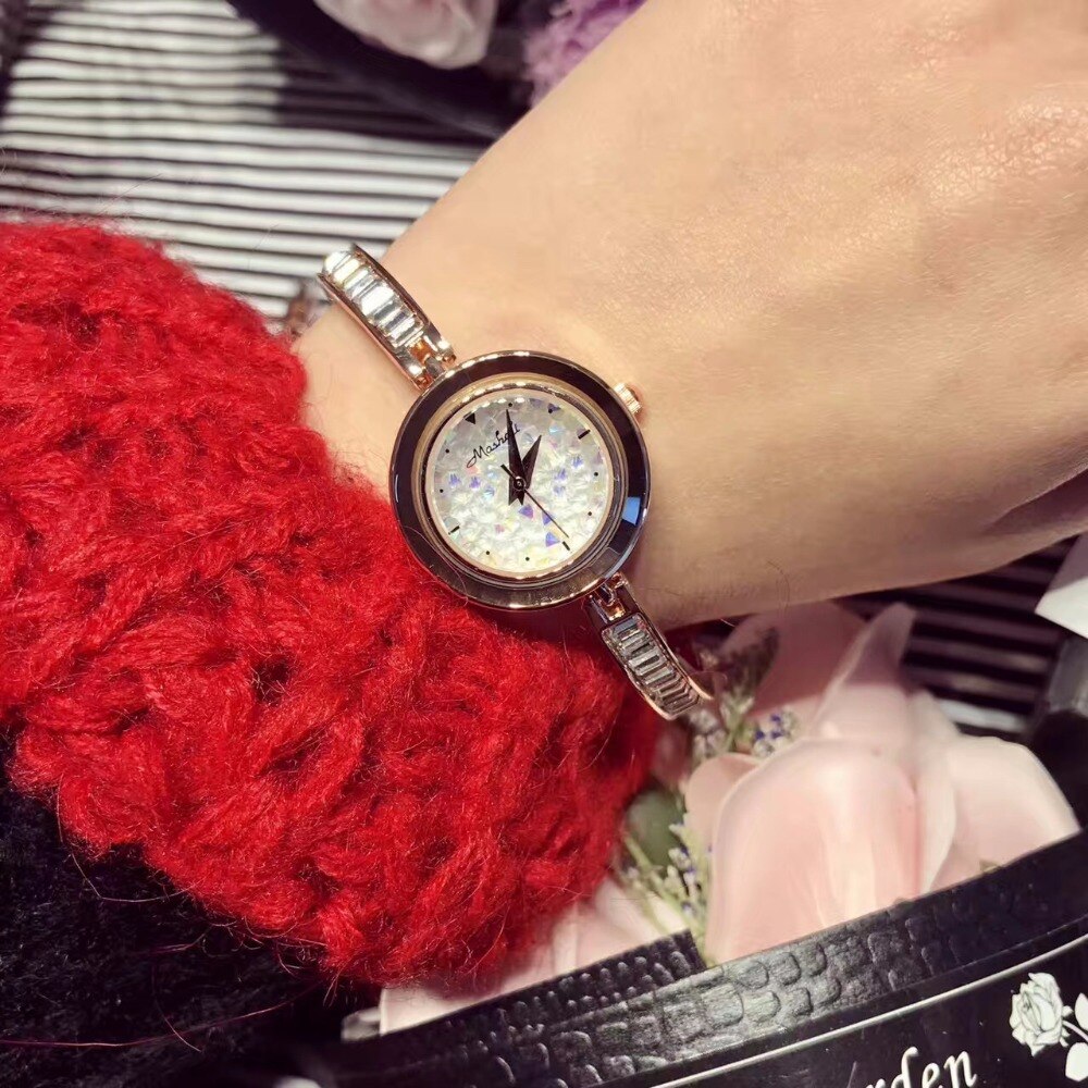 Délicat mignon filles mince Bracelet montres Blingbling cristaux femmes robe d'été Montre-Bracelet Quartz Relogios Montre Femme W111