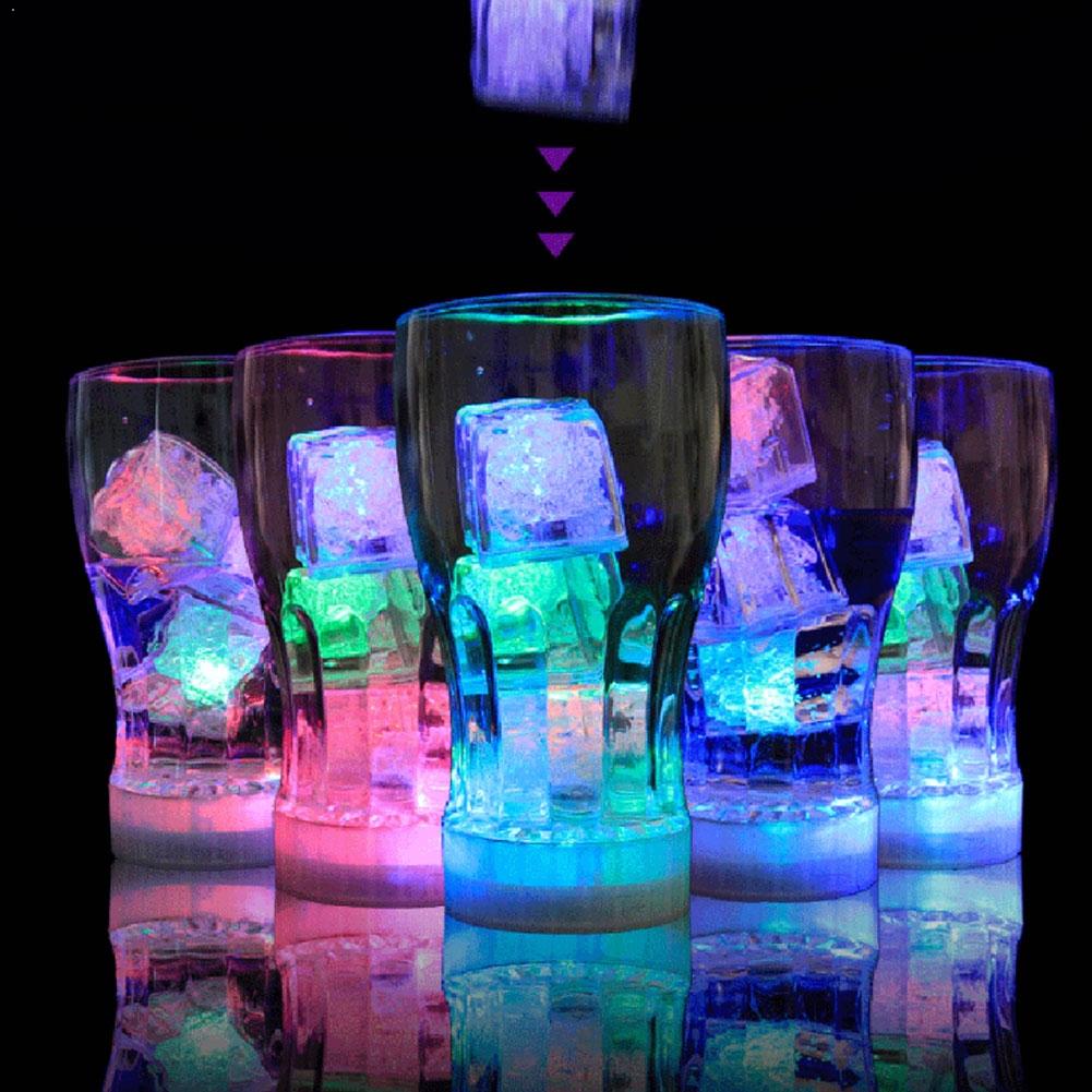 Kreative Kleine Eis Würfel Spielzeug Mit Wasser LED Spielzeug Für Party Festival Zufällig und Dekorationen Freies I3O9