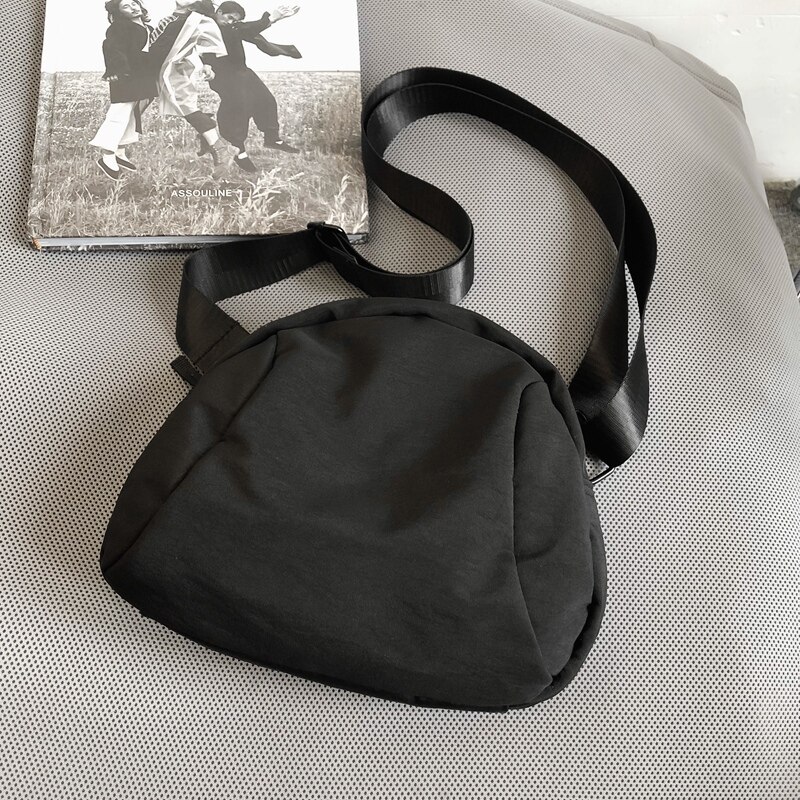 Original Brand Casual Messenger Bag Girls Versatile Sports Shoulder Bag Japanese Personality Bag Couple Shoulder Bag: Black