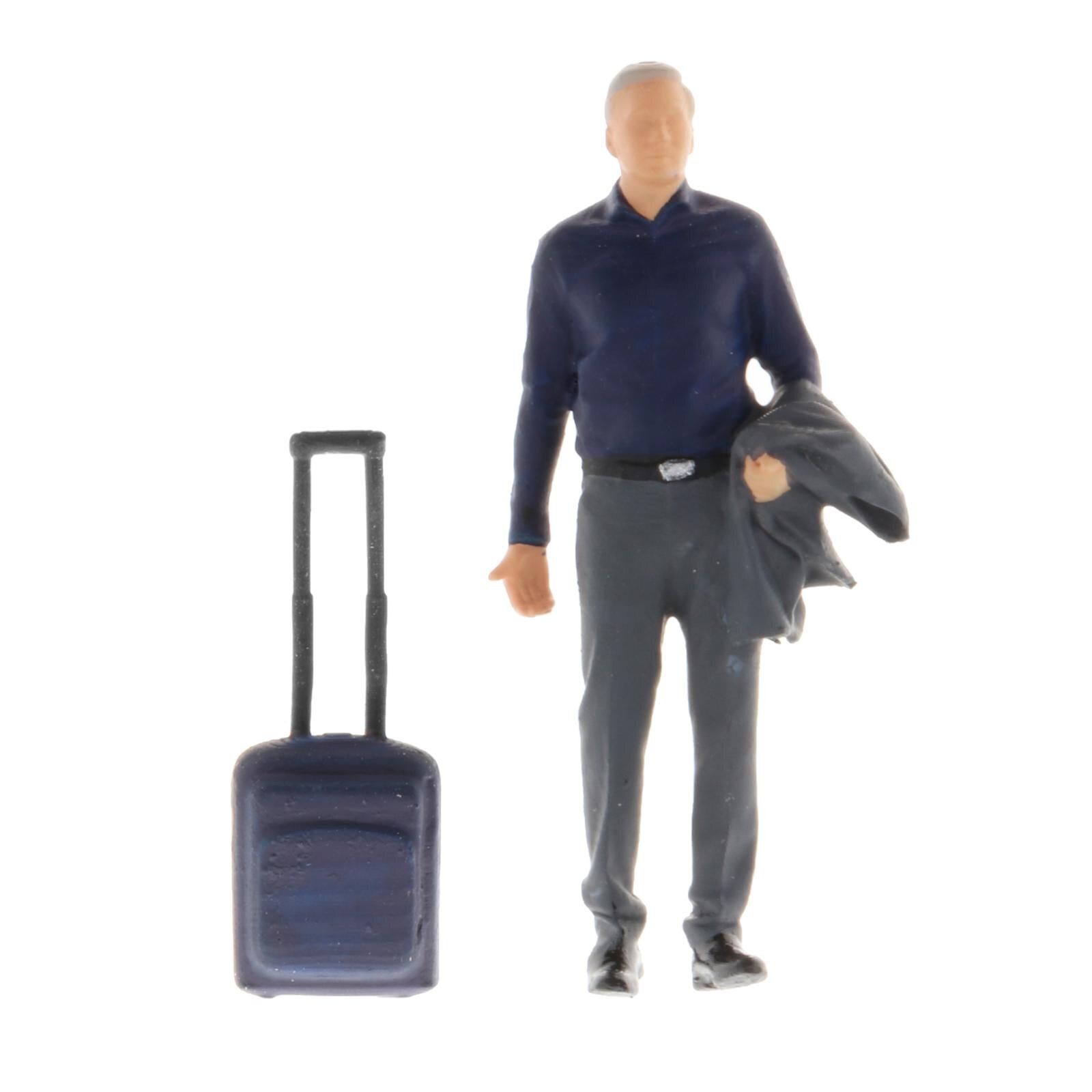 RM 1:64 Resin Model Tiny People Figure Business Trip Dolls Character Miniature Dioramas Street Layouts Diorama Gauge S: Black Shirt Suitcase