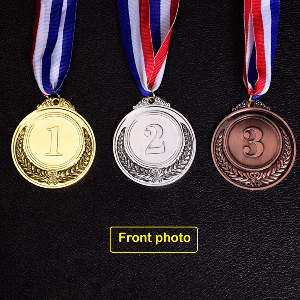 Guld silver brons utmärkelse barn medalj vinnare belöning märke barn spel pris barn barn vinnare medaljer sport dag fest