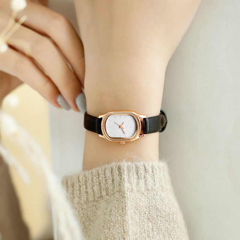 Relojes pequeños negros a la para mujer, relojes de pulsera de cuero Vintage para mujer, reloj de pulsera de cuarzo femenino Retro con esfera ovalada Simple