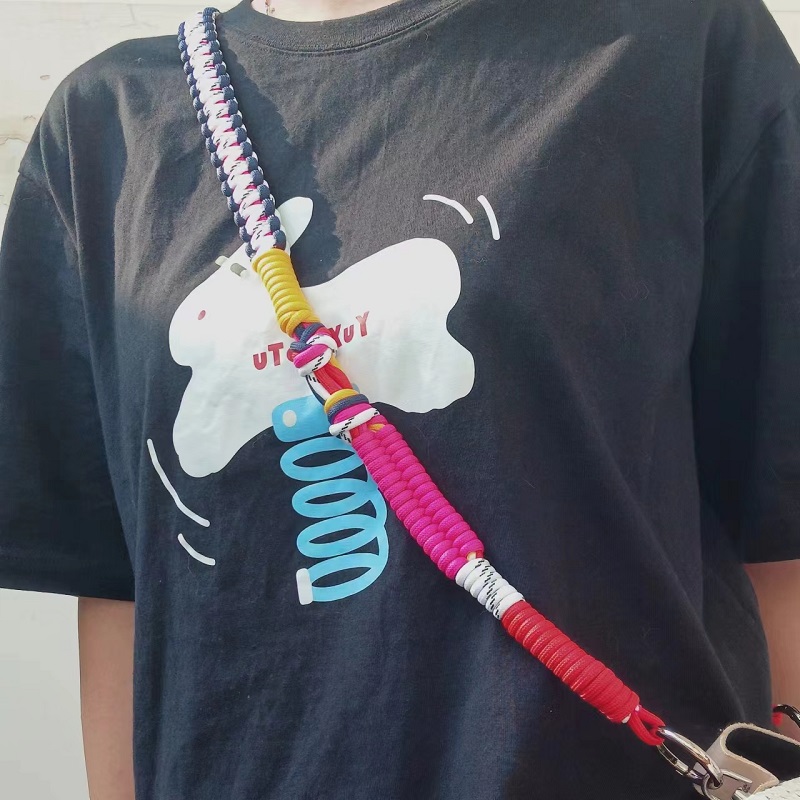 Pasek do torby Kontrastowe paski kolorów Metalowy brelok do kluczy Zaawansowana ręcznie robiona niestandardowa smycz Pasek premium do torebek Akcesoria