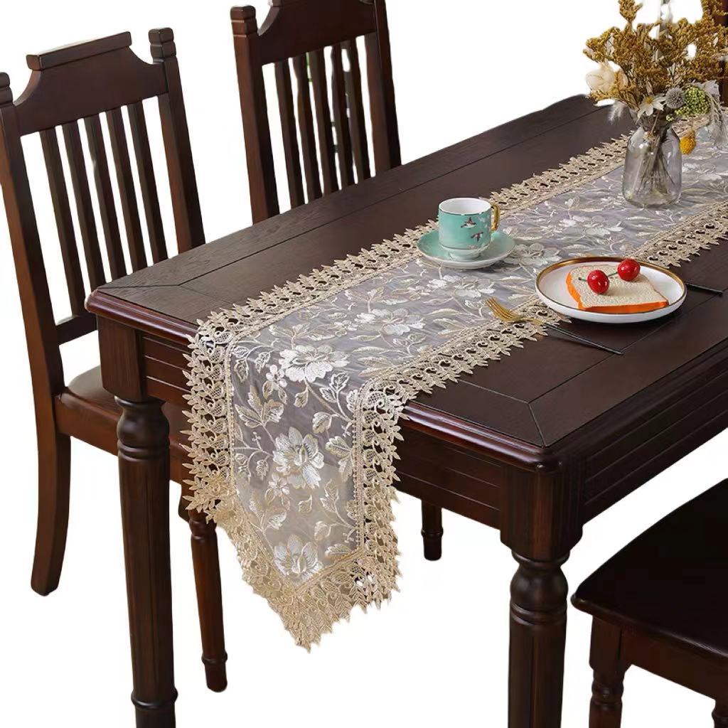 Bordlöpare i fransk spets med ihålig yta, exklusiv känsla för hemmabruk, lämplig för sängbord, soffbord, matbord: 40*90cm / Vit