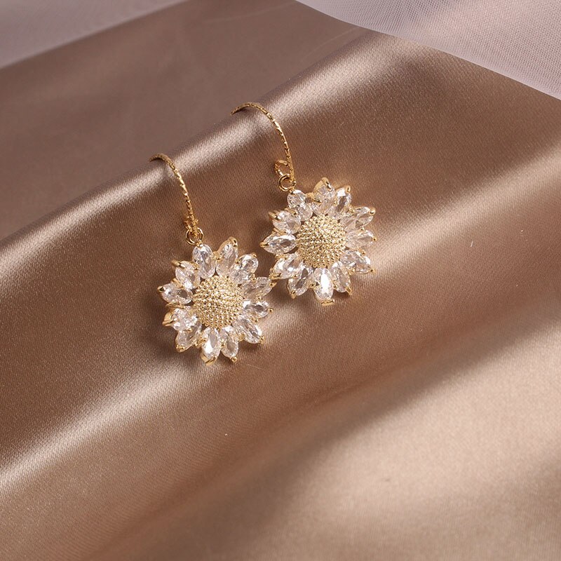 Glimmende zijaccessoires, zirkonia zonnebloem oorbellen voor dames, eenvoudige kristallen bloem oorbellen: Default Title