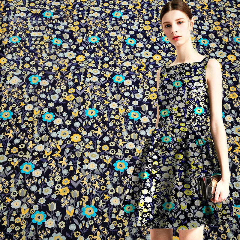 Jacquard brokad tyg satintyger sömnadsmaterial för satängklänning，klänning med broderi， mörkläggningsgardin