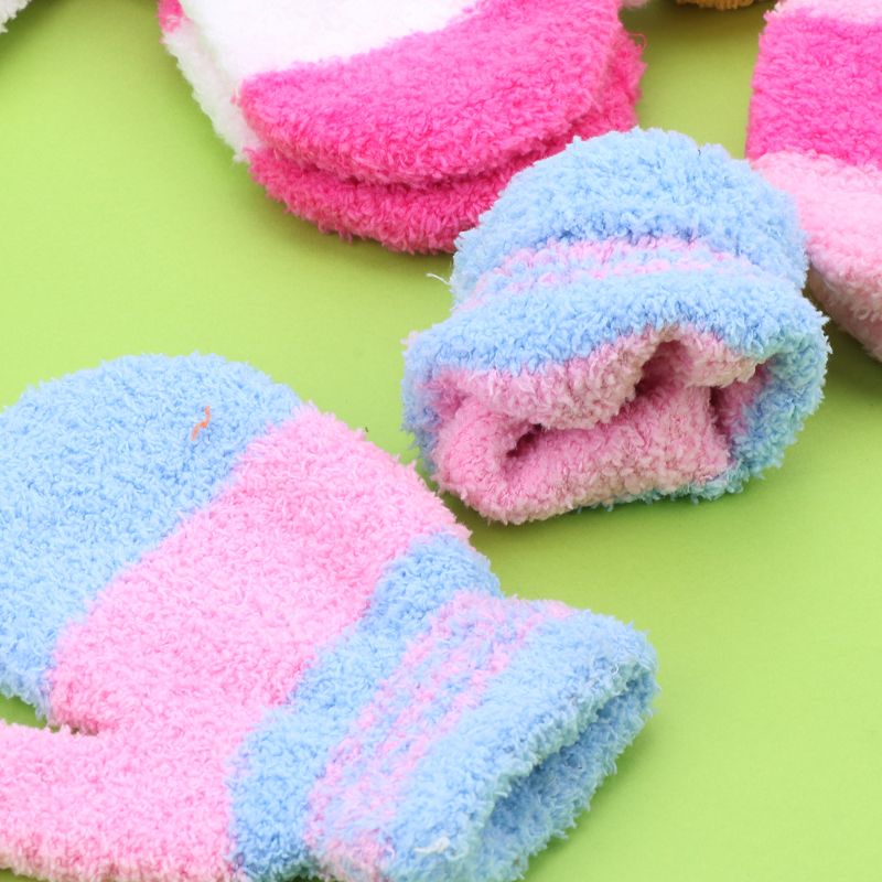 2020 del nuovo Sveglio infantile Del Capretto Del bambino Delle Ragazze Dei Ragazzi Inverno Caldo Guanti Del bambino Del lavorare a maglia Arcobaleno Guanti