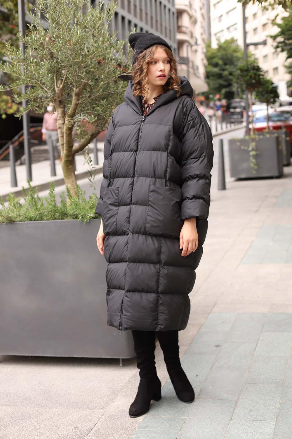 TRENDYOL Damen Mantel Mit Kapuze – Aufblasbarer Wintercoat Mit Kängurutasche, Oversize-Schnitt