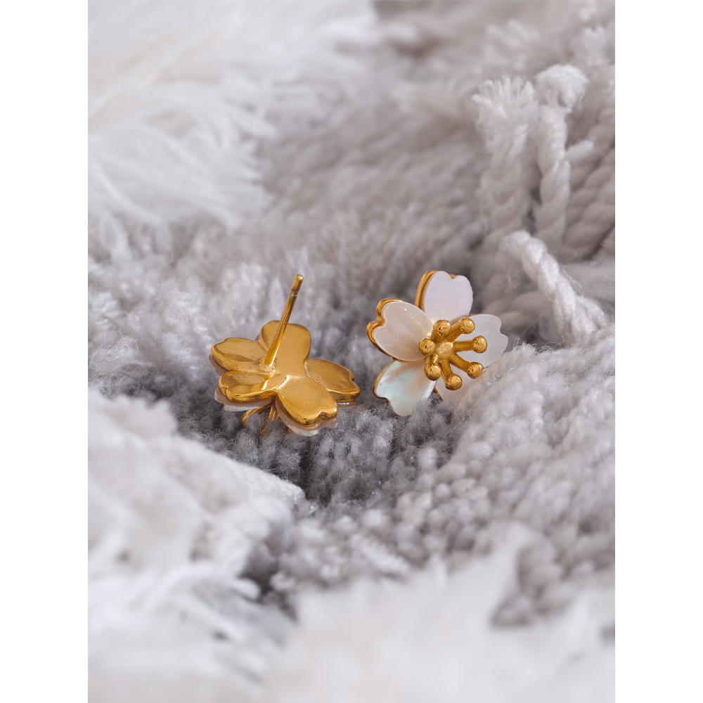 Yhpup natuurlijke schelp bloem gouden dagelijkse oorknopjes voor vrouwen voorkomen allergie roestvrij staal prachtige sieraden