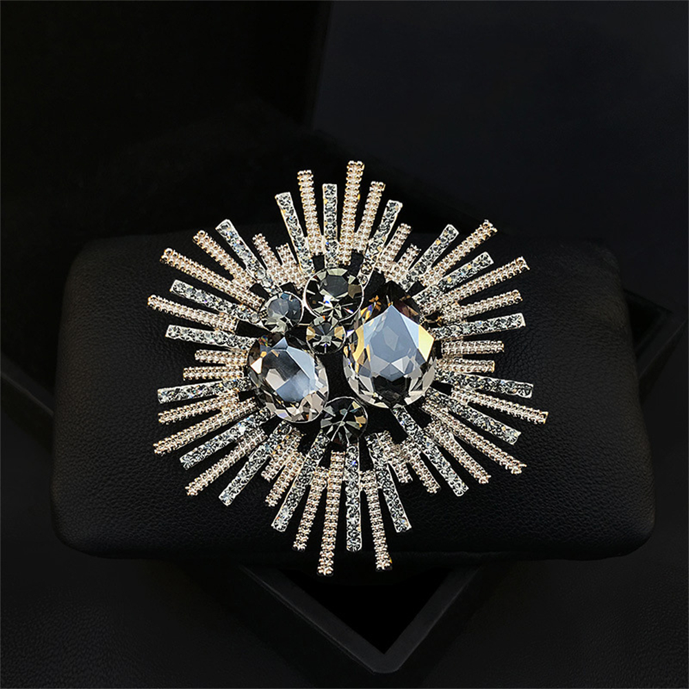 Nuevos broches brillantes de flores de sol para mujer, broche de lujo con perlas grandes y diamantes de imitación, alfileres, joyería, accesorios para traje, de boda