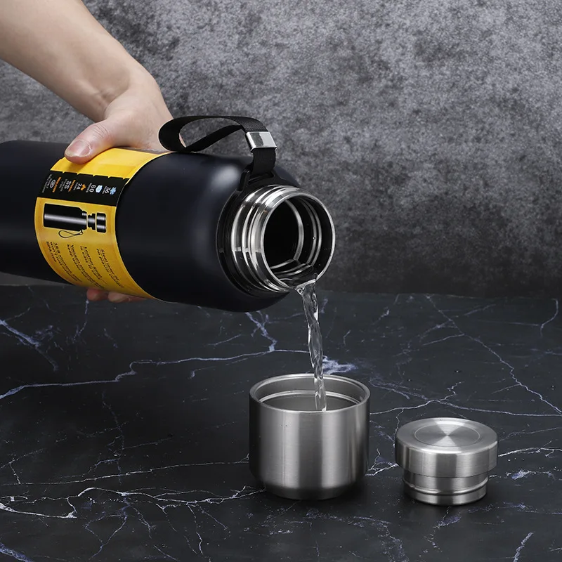 500/1000/1500ml kubek termiczny ze stali nierdzewnej o dużej pojemności sportowa butelka na wodę termos przenośnych kubek z izolacją z liną