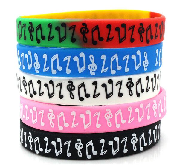 Nuovo 50Pcs nota musicale Braccialetto In Silicone Regalo di Promozione Riempito Braccialetto di Colore Regali Creativi