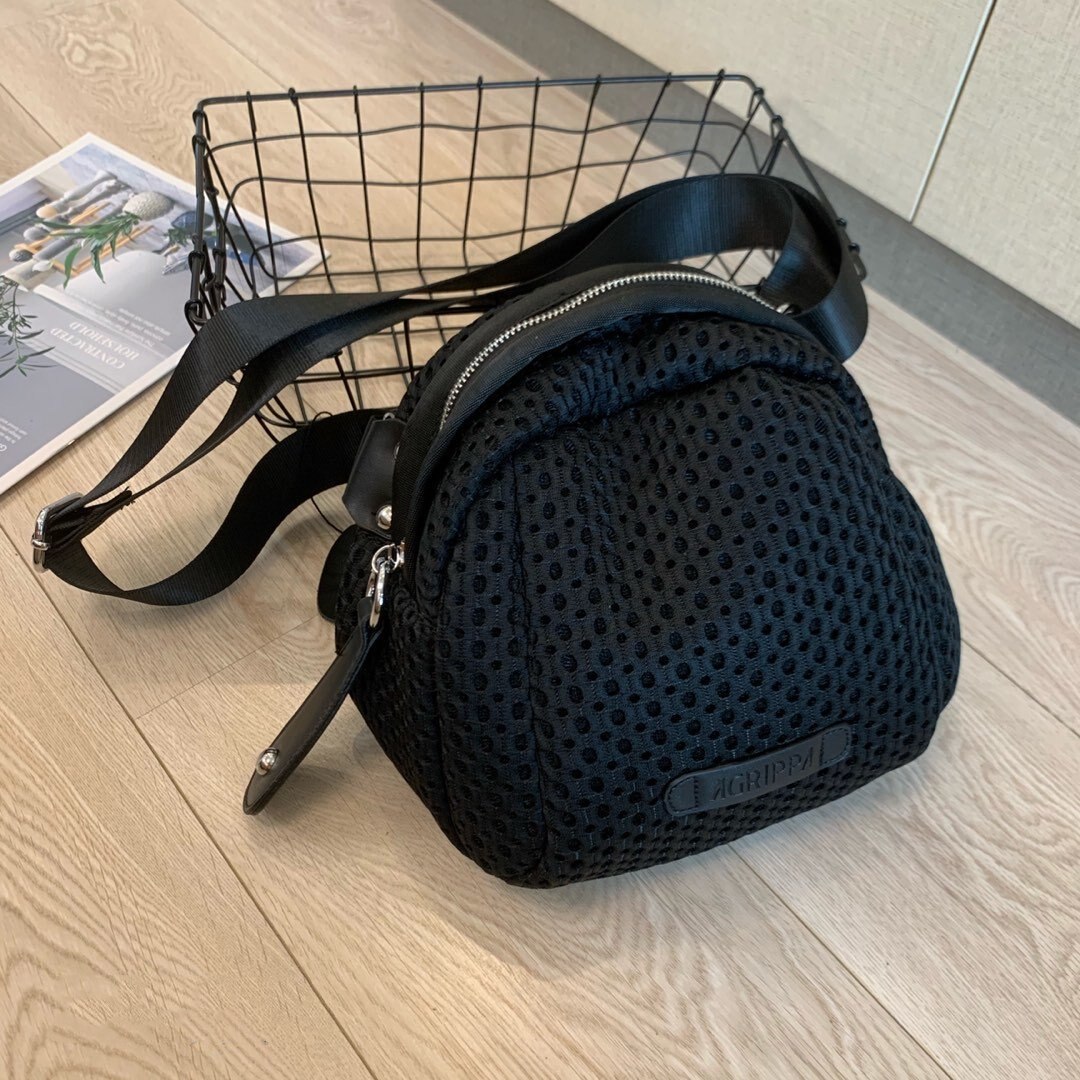 Women Small Casual Nylon Handbag Female Fabric Daily Cute Light Soft Zipper Shoulder Bag Women Leisure Shell Shape Messenger Bag: hollow out